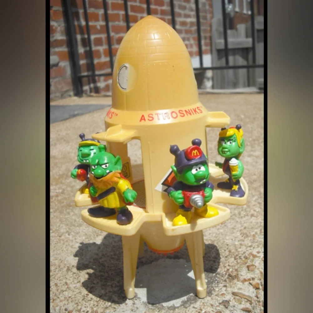 astrosniks vintage 1983 Astrosniks Spacemobile Schaper Rocket Ship Spaceship...